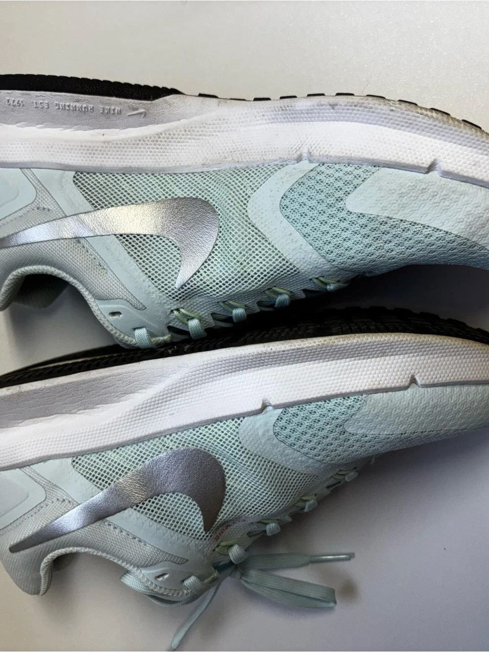 Nike Women’s Run Swift Light Blue Size 8